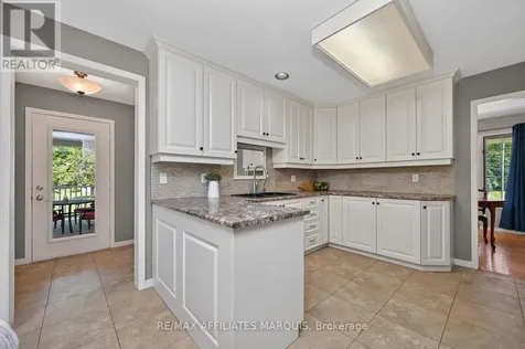 4 Davis Lane Rideau Lakes ON K7A 4S5