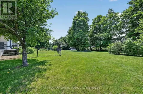 4 Davis Lane Rideau Lakes ON K7A 4S5