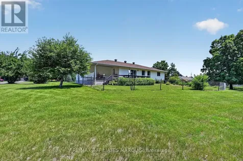 4 Davis Lane Rideau Lakes ON K7A 4S5
