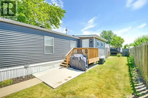 54 Malden Hill Amherstburg ON N9V 3E1