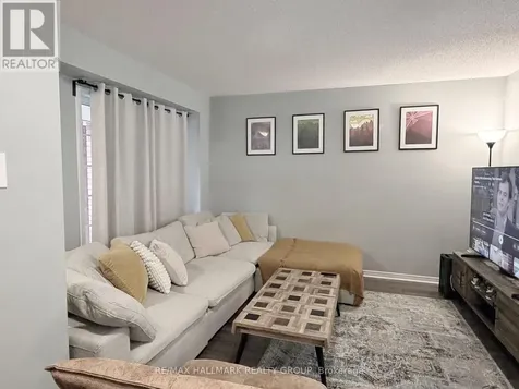 304 Applecross Crescent Ottawa ON K2K 0C4