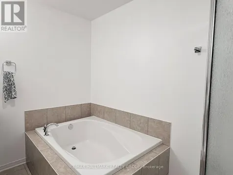 304 Applecross Crescent Ottawa ON K2K 0C4