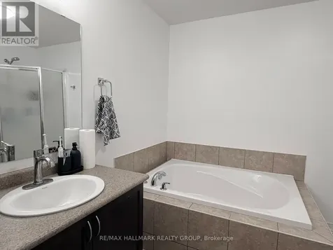 304 Applecross Crescent Ottawa ON K2K 0C4