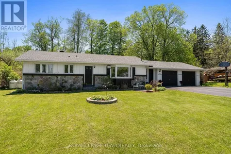 5643 Ficko Crescent Ottawa ON K1X 1H3
