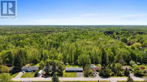 5643 Ficko Crescent Ottawa ON K1X 1H3