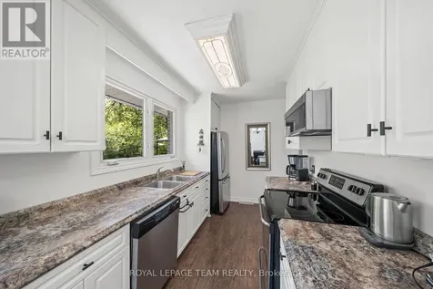 5643 Ficko Crescent Ottawa ON K1X 1H3