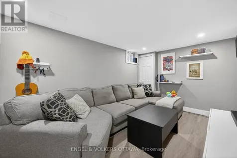 3258 Bannon Way Ottawa ON K1T 1T3