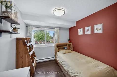 3258 Bannon Way Ottawa ON K1T 1T3