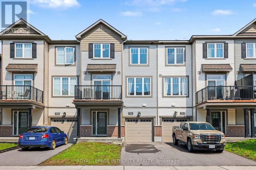 906 Lixnaw Court Ottawa ON K2J 6Y3