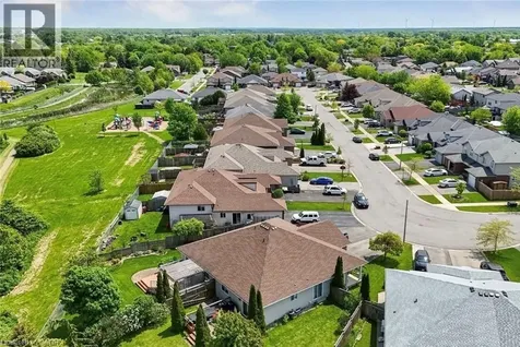 56 Golden Acres Drive Smithville ON L0R 2A0