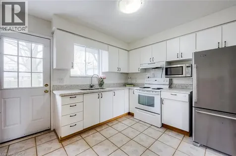 530 Lees Lane Oakville ON L6L 4T4