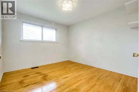 530 Lees Lane Oakville ON L6L 4T4