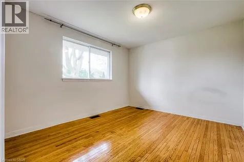 530 Lees Lane Oakville ON L6L 4T4