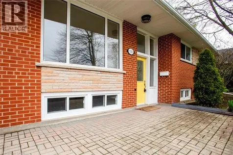 530 Lees Lane Oakville ON L6L 4T4
