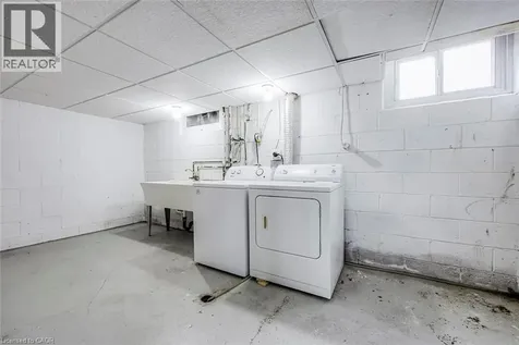 530 Lees Lane Oakville ON L6L 4T4