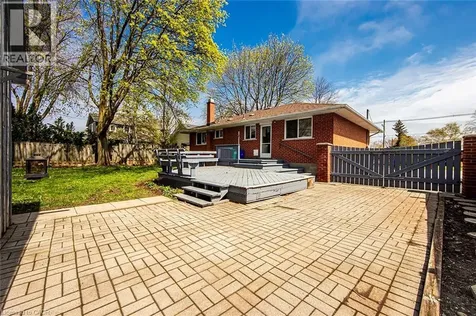 530 Lees Lane Oakville ON L6L 4T4