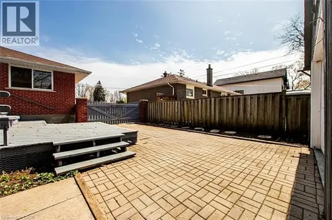530 Lees Lane Oakville ON L6L 4T4
