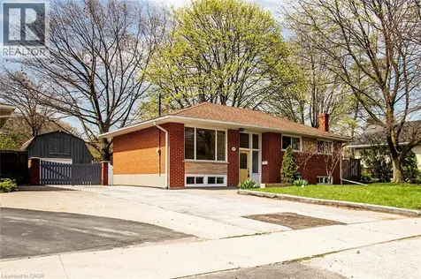 530 Lees Lane Oakville ON L6L 4T4