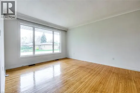 530 Lees Lane Oakville ON L6L 4T4