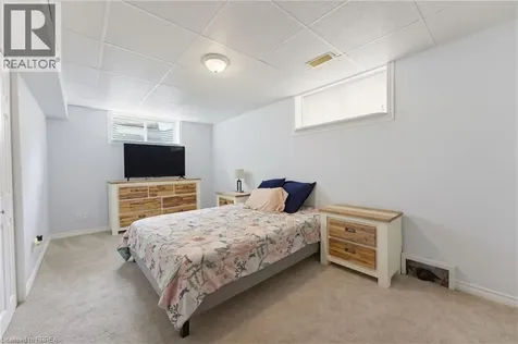 125 Whitlaw Way Paris ON N3L 4C9