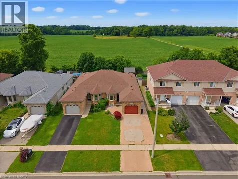 125 Whitlaw Way Paris ON N3L 4C9