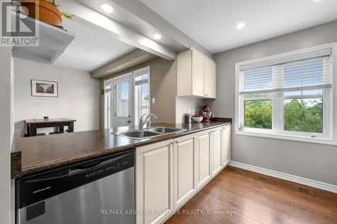 156 Sunshine Crescent Ottawa ON K4A 0V3
