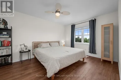 156 Sunshine Crescent Ottawa ON K4A 0V3
