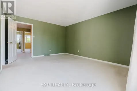 6 Forsyth Lane Ottawa ON K2H 9H1