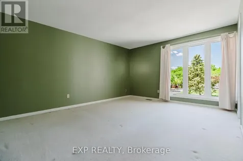 6 Forsyth Lane Ottawa ON K2H 9H1