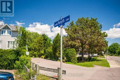 6 Forsyth Lane Ottawa ON K2H 9H1