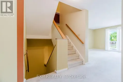 6 Forsyth Lane Ottawa ON K2H 9H1