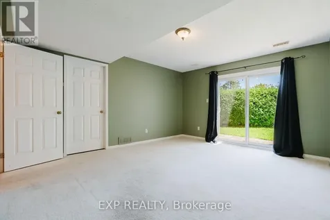 6 Forsyth Lane Ottawa ON K2H 9H1