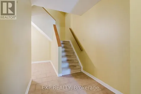 6 Forsyth Lane Ottawa ON K2H 9H1