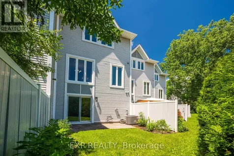 6 Forsyth Lane Ottawa ON K2H 9H1