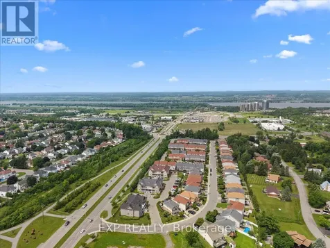 128 Sternes Private Ottawa ON K4A 0X8