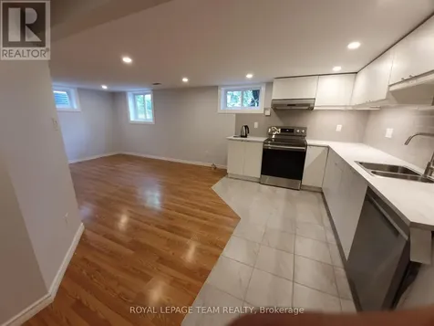 1015 Pinecrest Road Ottawa ON K2B 6B6