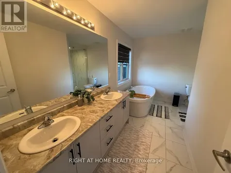 28 Federica Crescent Wasaga Beach ON L9Z 0N6