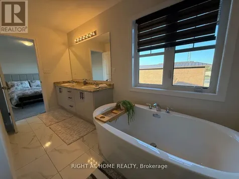 28 Federica Crescent Wasaga Beach ON L9Z 0N6