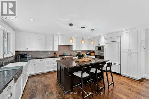 162 Delphi Lane North Blue Mountains ON N0H 1J0