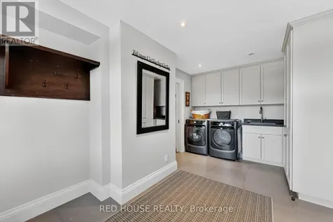 162 Delphi Lane North Blue Mountains ON N0H 1J0