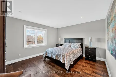 162 Delphi Lane North Blue Mountains ON N0H 1J0