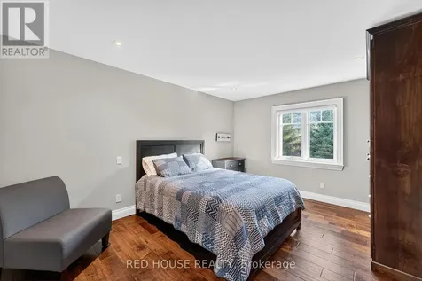162 Delphi Lane North Blue Mountains ON N0H 1J0