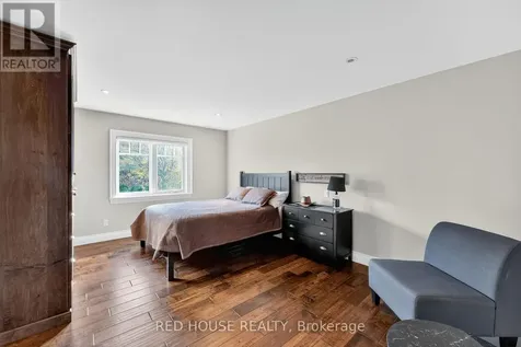 162 Delphi Lane North Blue Mountains ON N0H 1J0