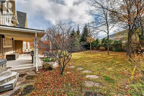 162 Delphi Lane North Blue Mountains ON N0H 1J0
