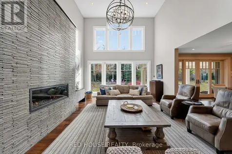 162 Delphi Lane North Blue Mountains ON N0H 1J0