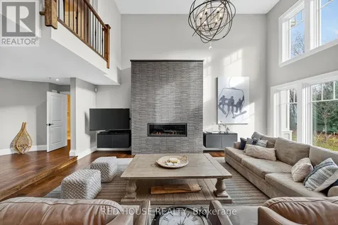 162 Delphi Lane North Blue Mountains ON N0H 1J0