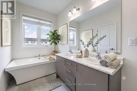 1062 Skyridge Boulevard Pickering ON L1X 0G5