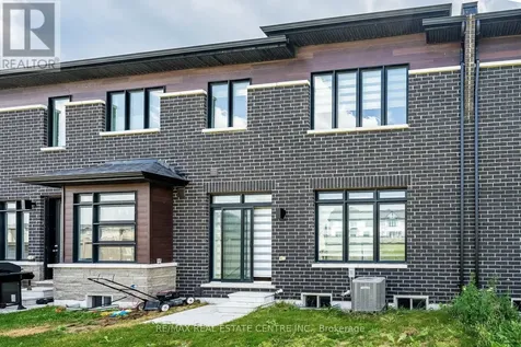 1062 Skyridge Boulevard Pickering ON L1X 0G5