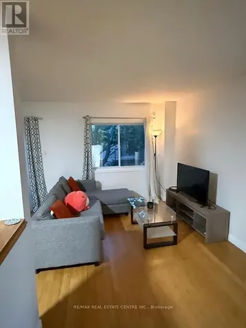 185 Highland Crescent Kitchener ON N2M 5P8