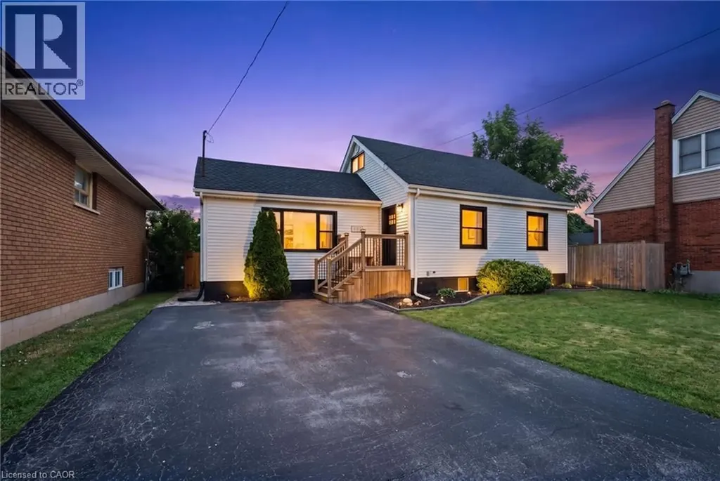 481 Upper Gage Avenue Hamilton ON L8V 4J2